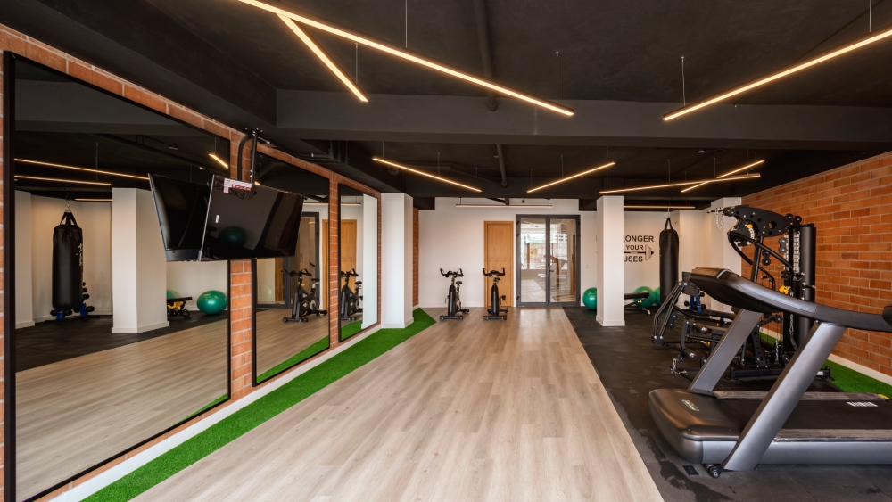 GIMNASIO 1-16-9